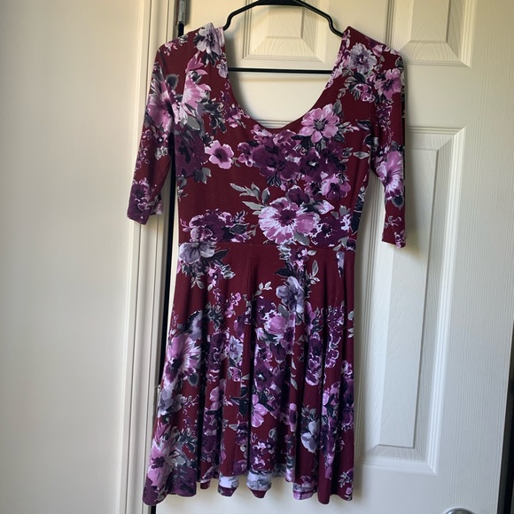 Skater style dress - Picture 2 of 3